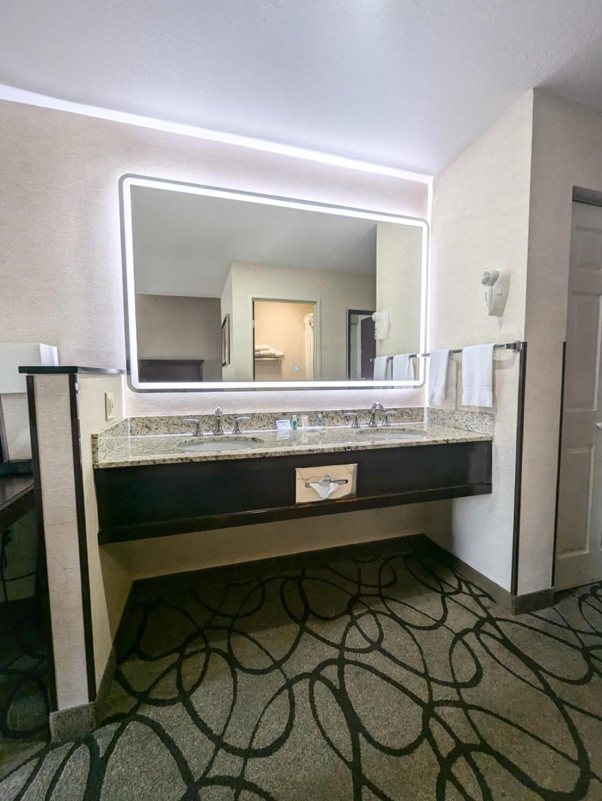 Comfort Suites Airport Солт-Лейк-Сити Экстерьер фото